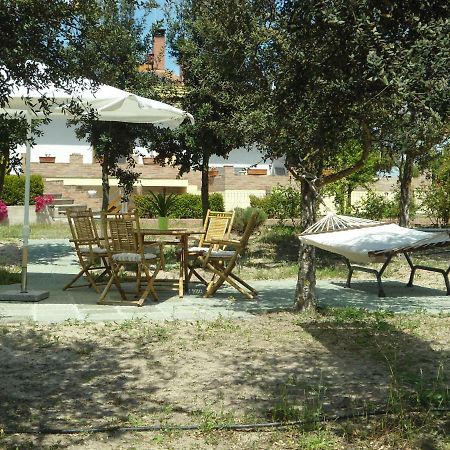 Tra Mare E Monti Appartement Santa Giusta Buitenkant foto
