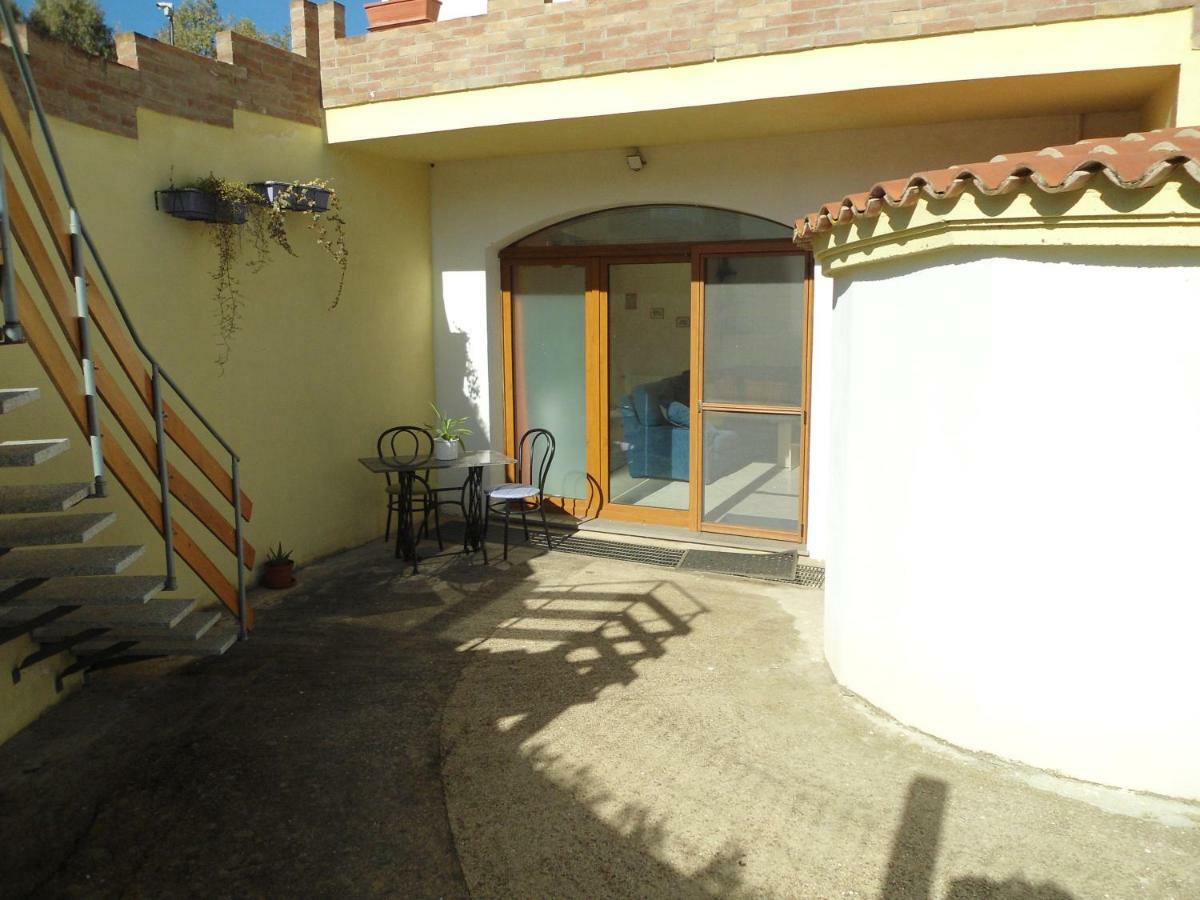 Tra Mare E Monti Appartement Santa Giusta Buitenkant foto