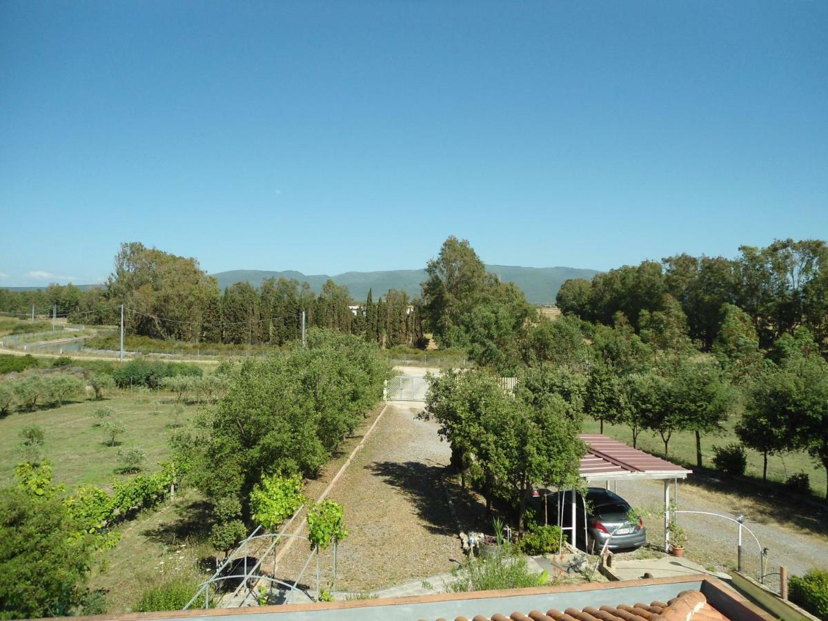 Tra Mare E Monti Appartement Santa Giusta Buitenkant foto